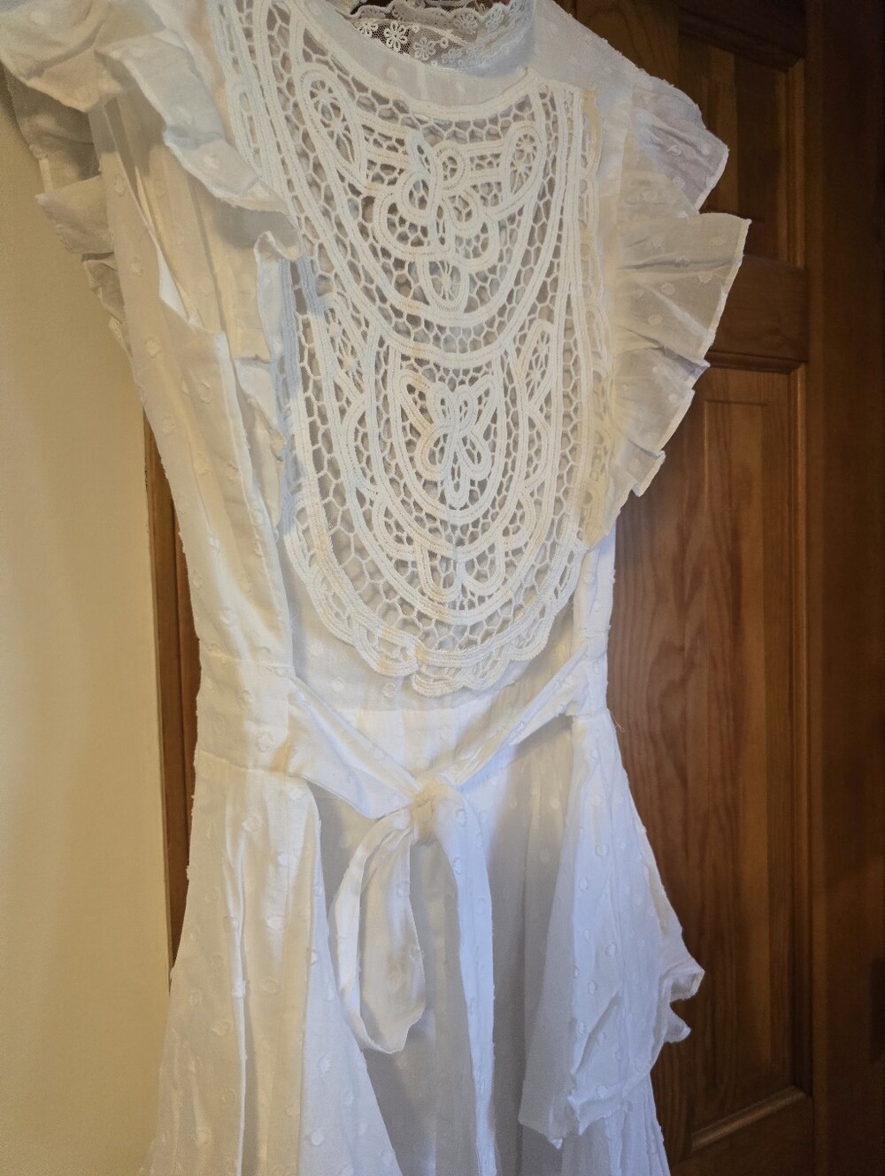 White Lace Selfie Leslie Appliqué Ruffle Romper New With Tags - Picture 4 of 8